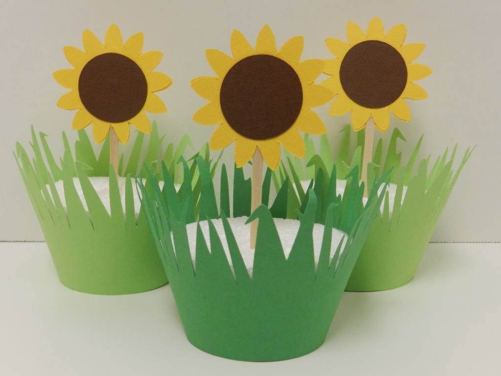 sunflower-cupcake-toppers-on-luulla